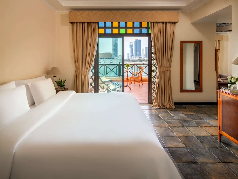Novotel Al Dana Resort 36/75