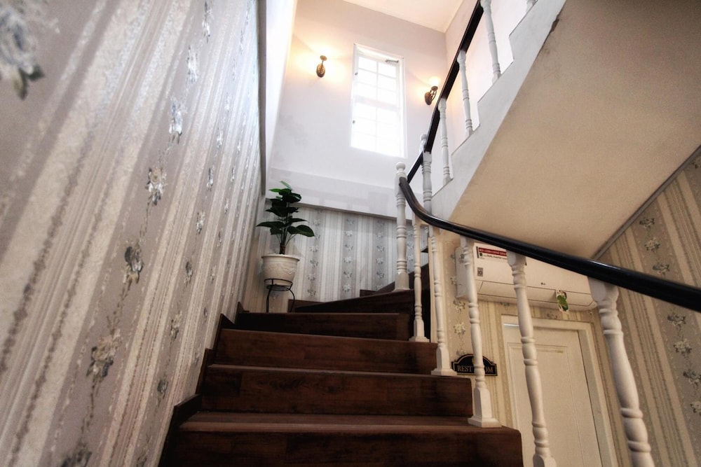 Omah Madam Bed & Breakfast 25/44