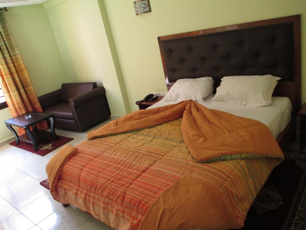 Gomassine Hotel 11/41