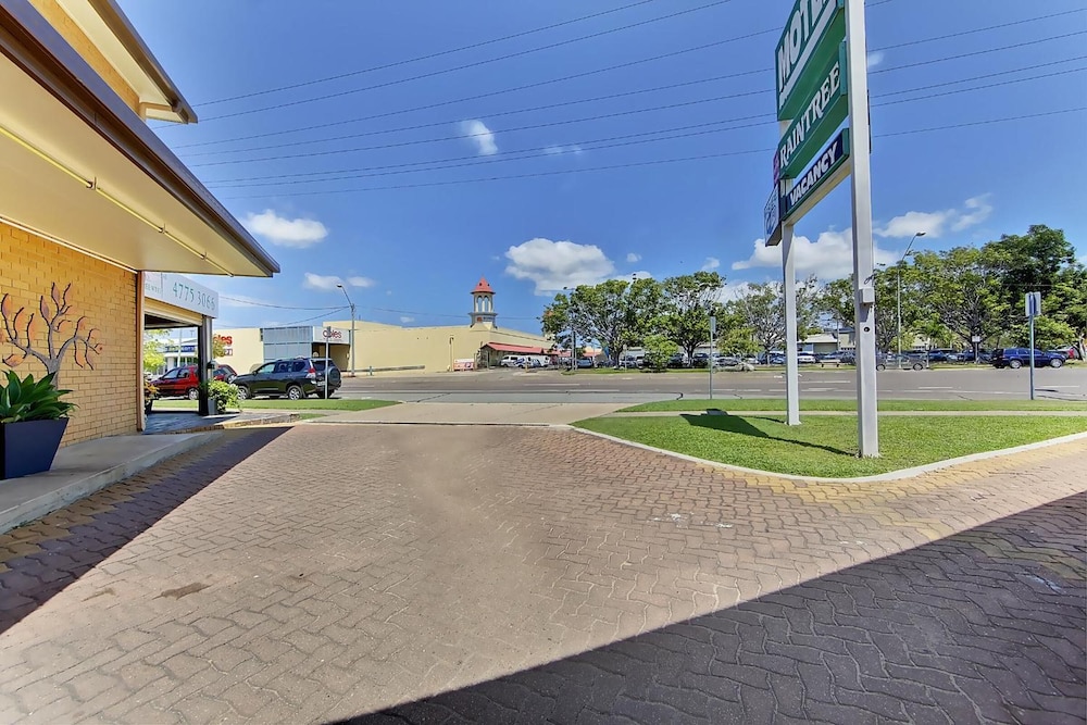 Raintree Motel Townsville 33/37
