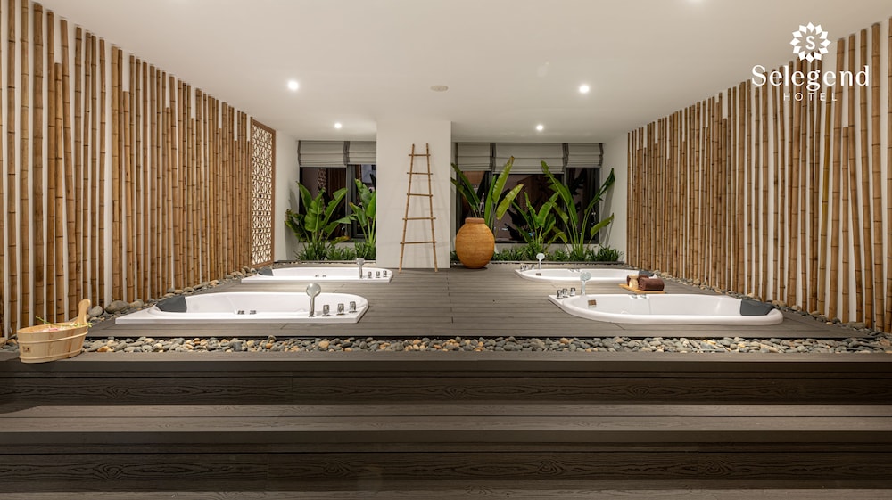 Selegend Hotel 3/50