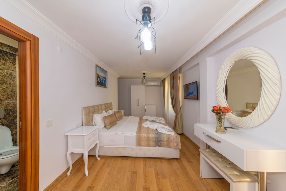 Saint George Boutique House 37/66