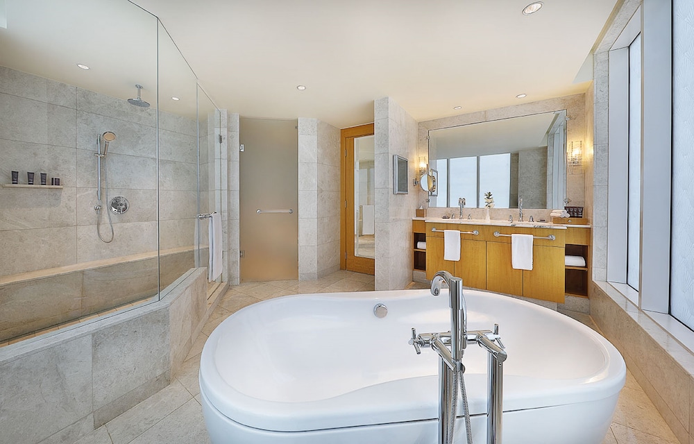 The Ritz-Carlton DIFC Executive Residences 11/31