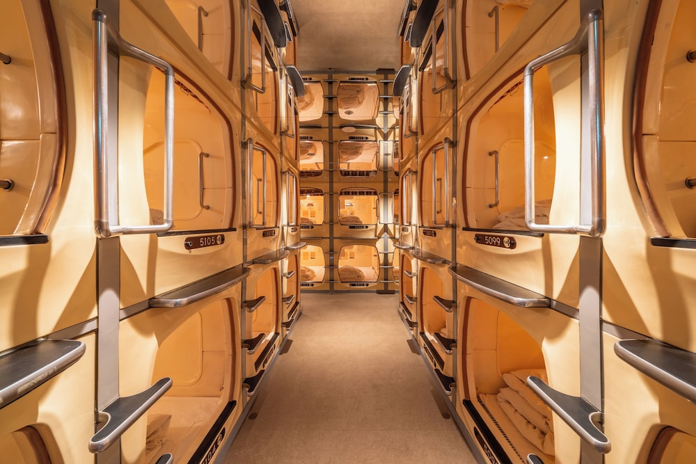 Capsule inn Osaka - Caters to Men 67/74