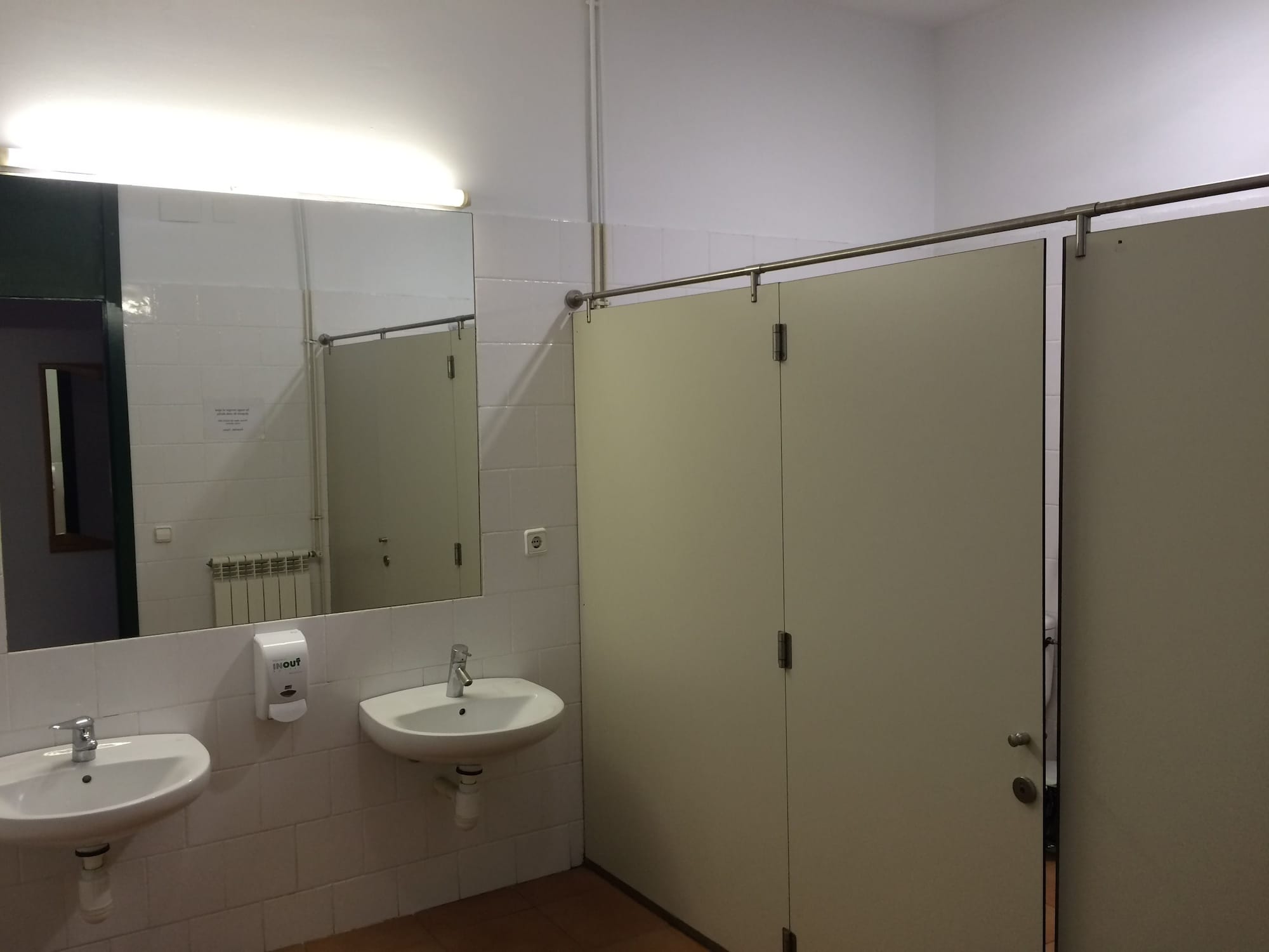 MIXED DORM, 8 BEDS, SHARED BATHROOM