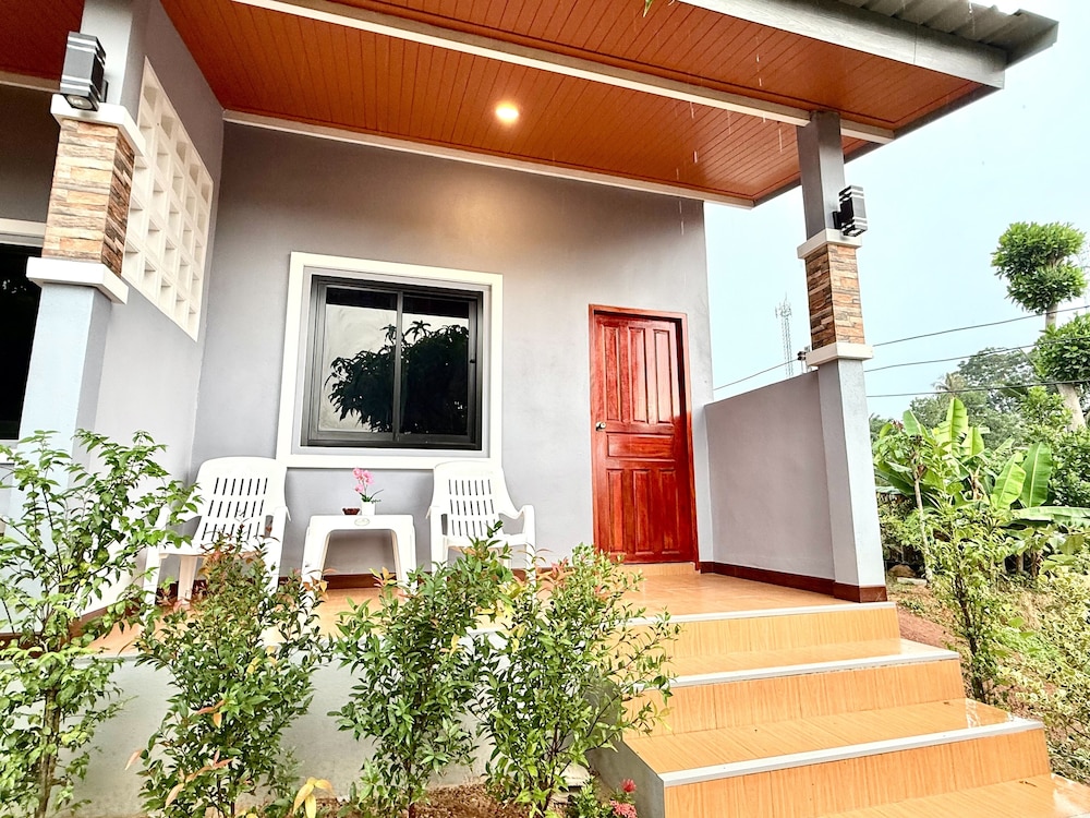 Asama Bungalow 6/48