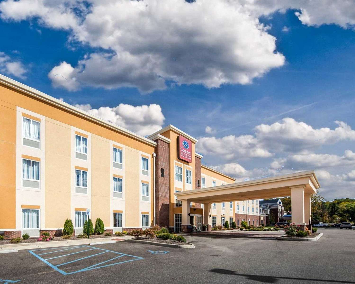 Comfort Suites Marietta Parkersburg 48/49