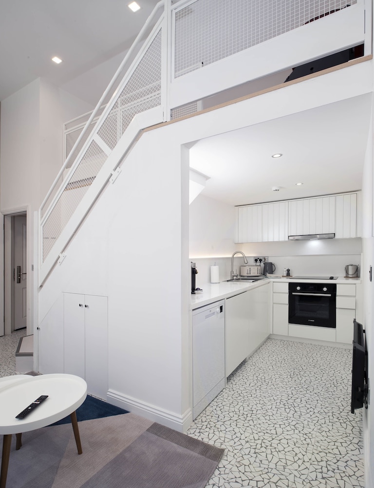 Trueman Court Luxury Serviced Apartments 8/55