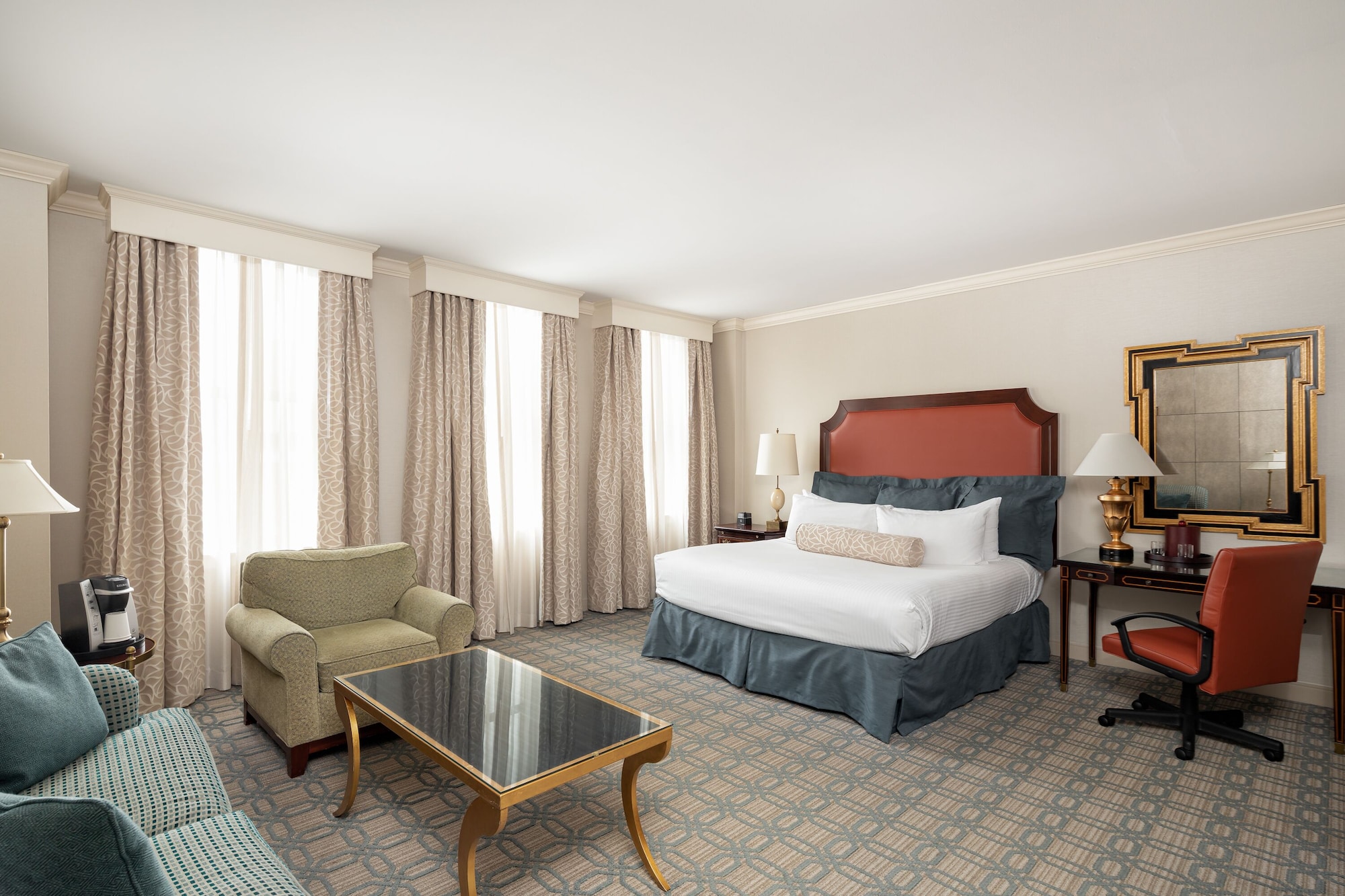 JUNIOR SUITE, STUDIO, KING BED, SOFA