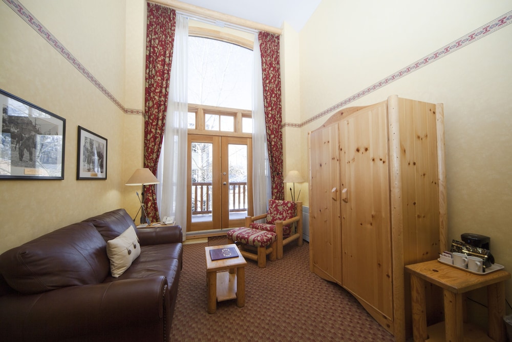 Brewster Mountain Lodge 49/65