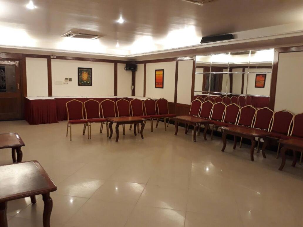 Hotel Sarthak 23/36