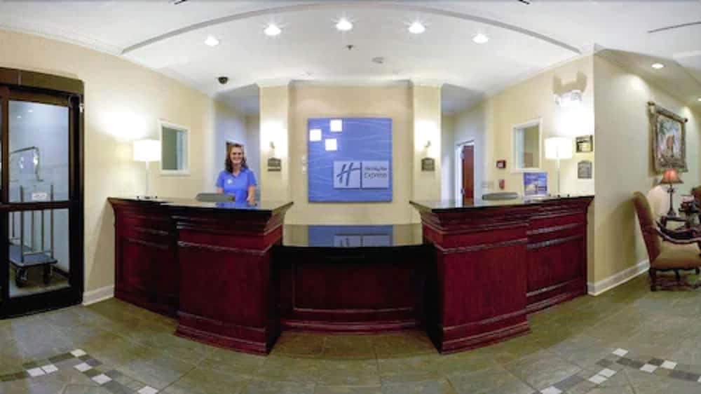 Holiday Inn Express Hotel Suites Dyersburg 5/41