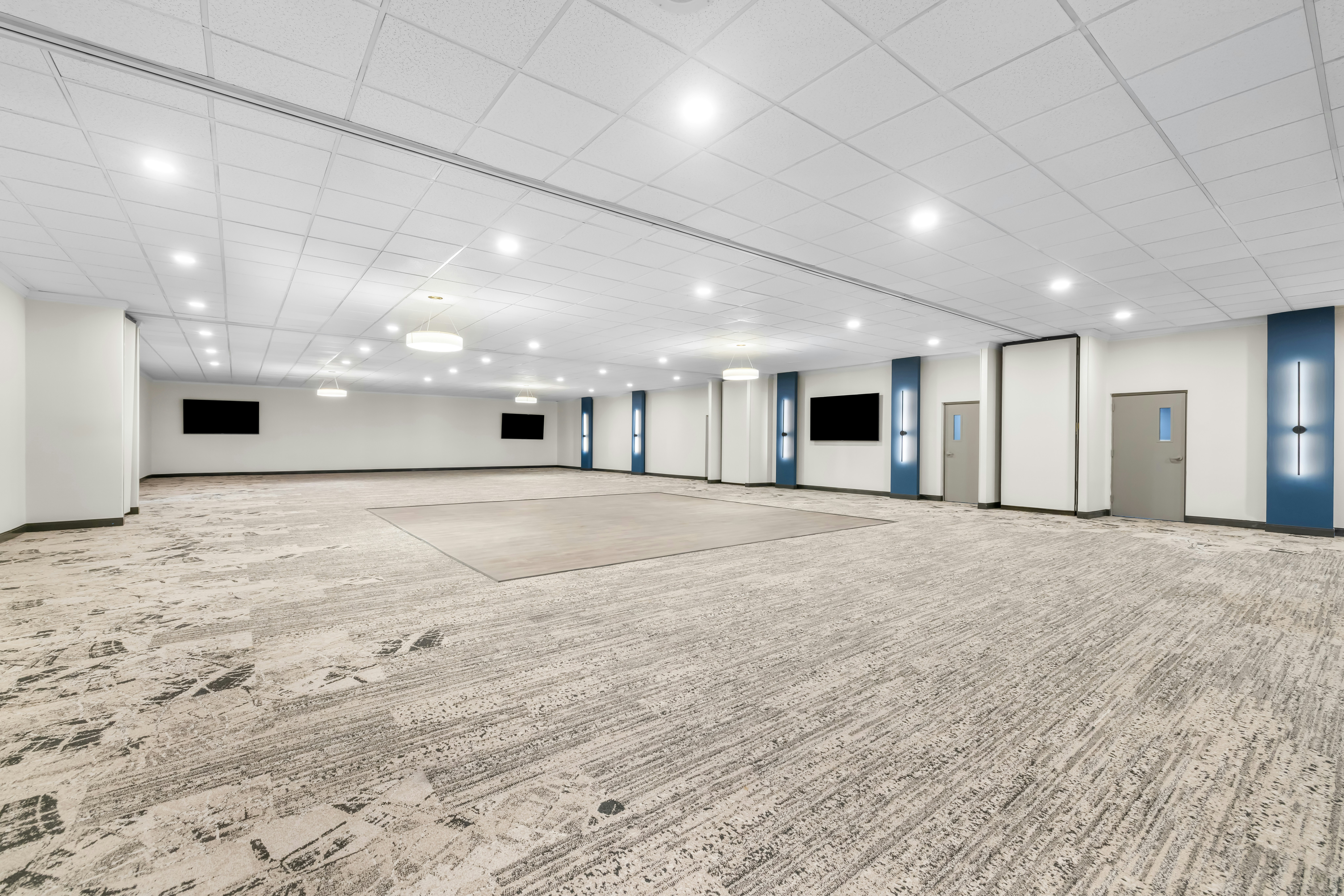 Spark by Hilton Lockport 16/18