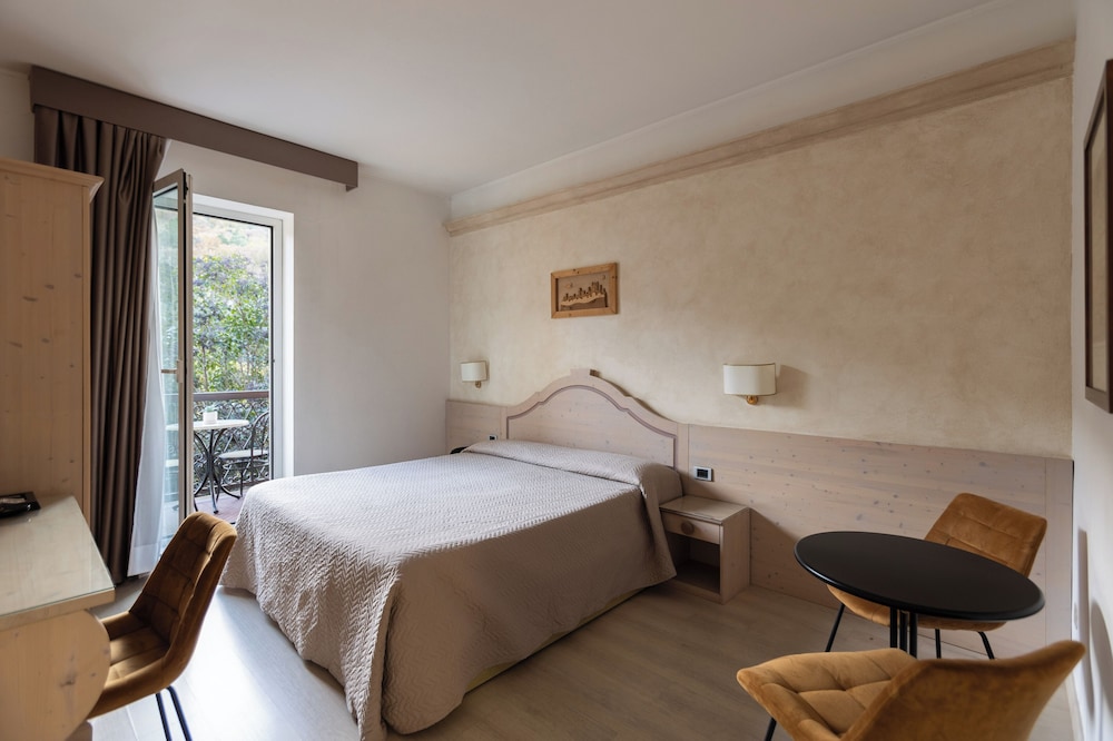 Hotel Gialletti 8/48