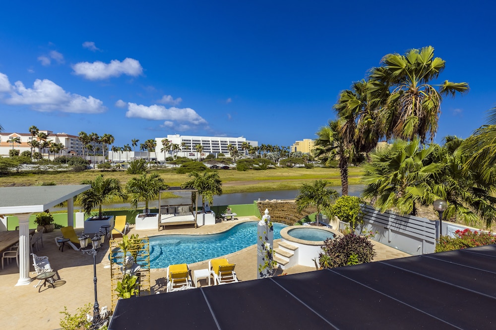 Modern Hotel Aruba 23/50