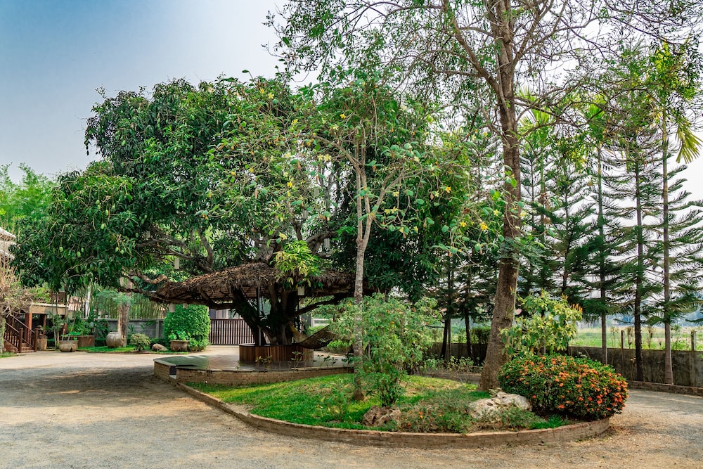 Monmuang Resort 70/74
