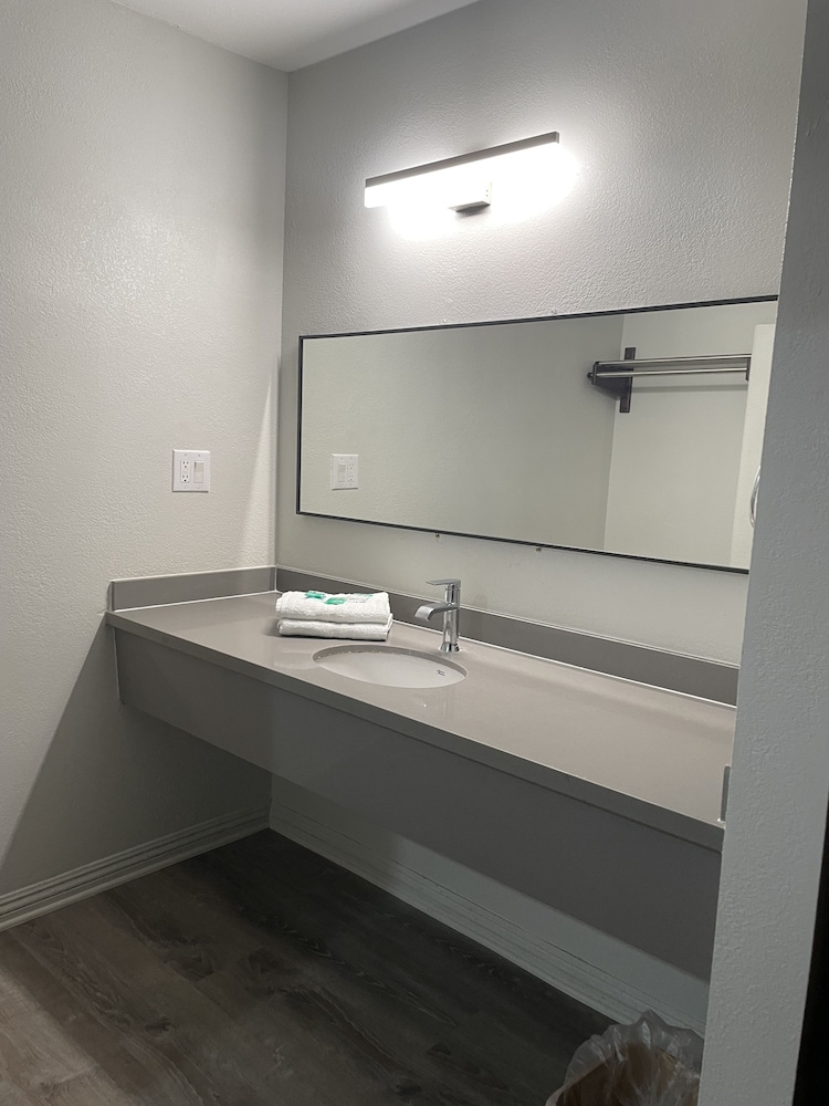 Travelodge by Wyndham Fairplex Pomona 19/57