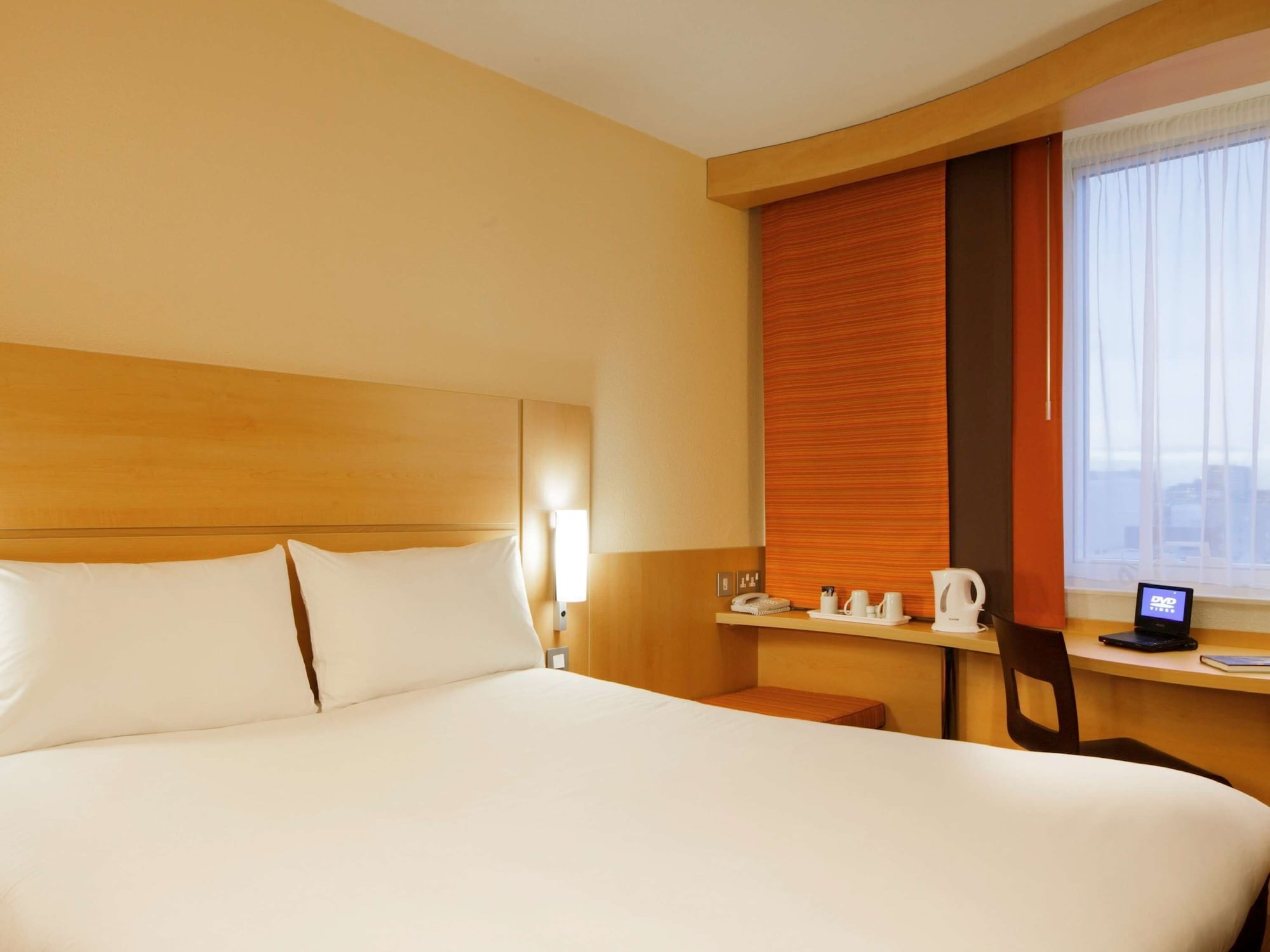 ROOM, DOUBLE BED, CITY VIEW