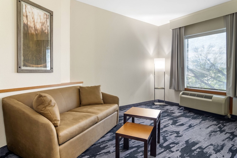 Fairfield Inn Suites Commerce 21/30
