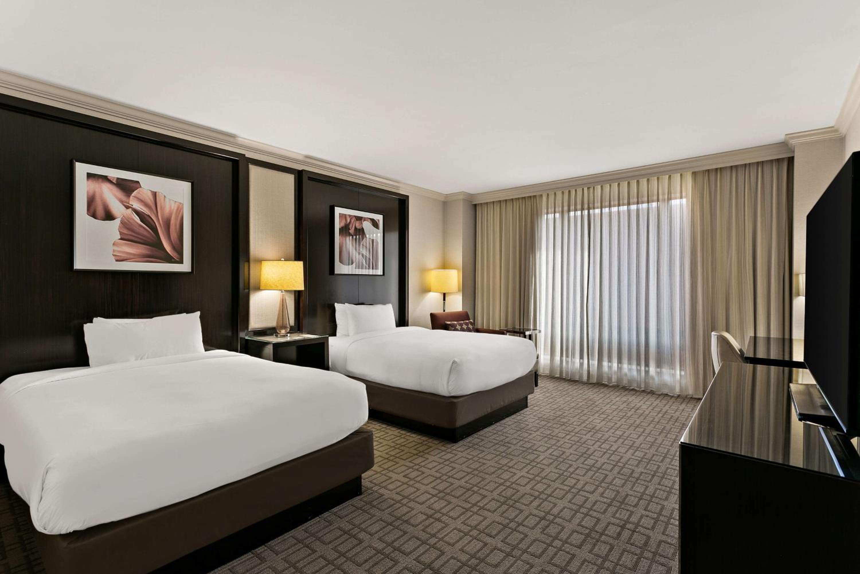 DELUXE, 2 QUEEN BEDS, ACCESSIBLE
