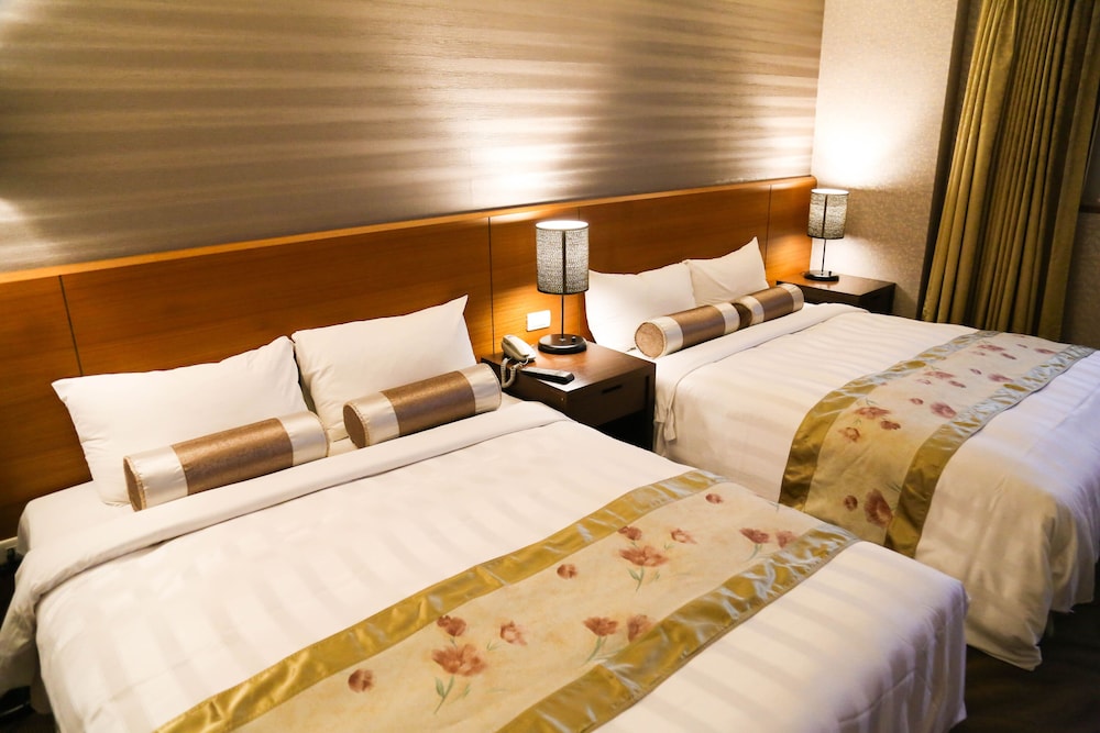 Unique Holiday Hotel 9/32