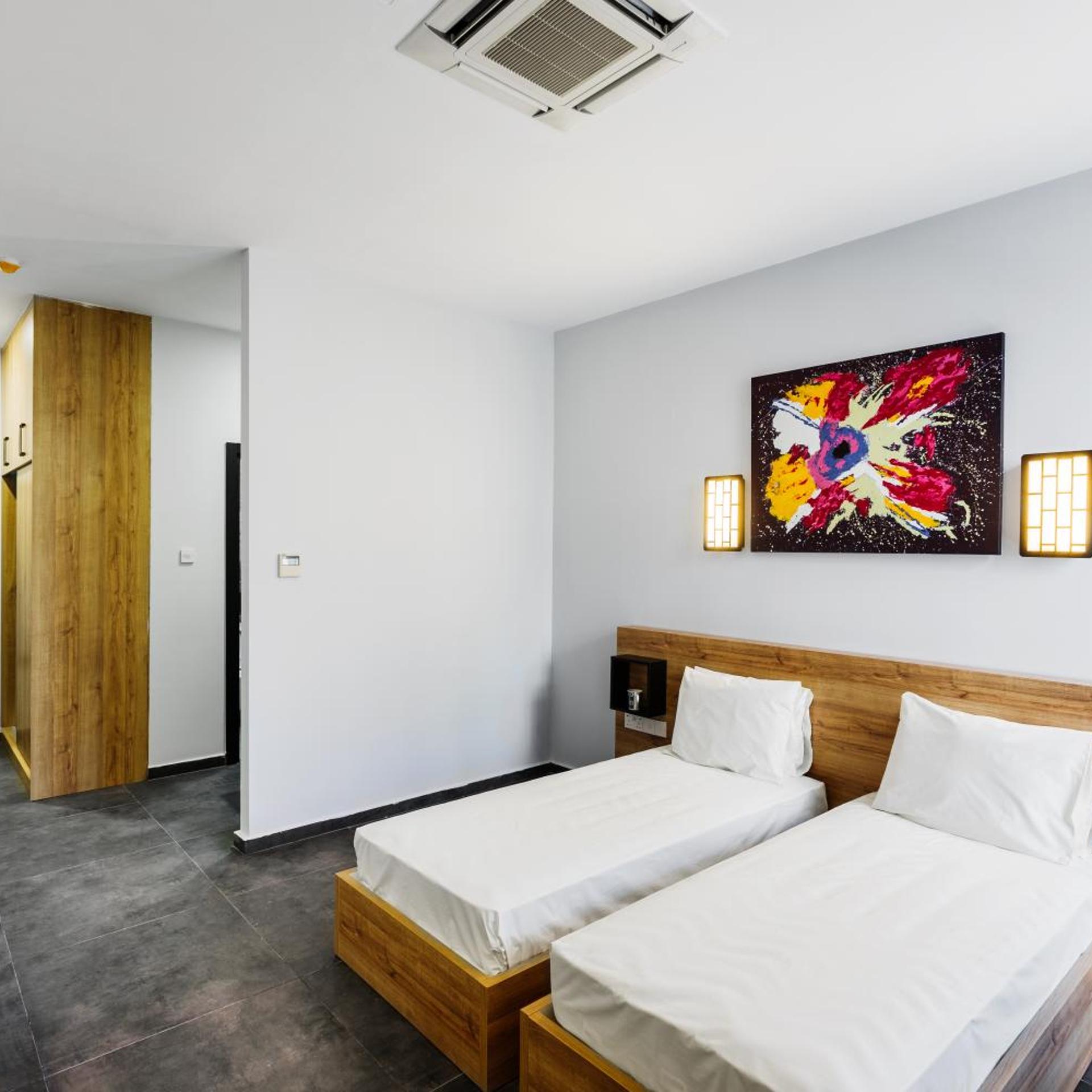 G Suites Luxury Rentals 9/32