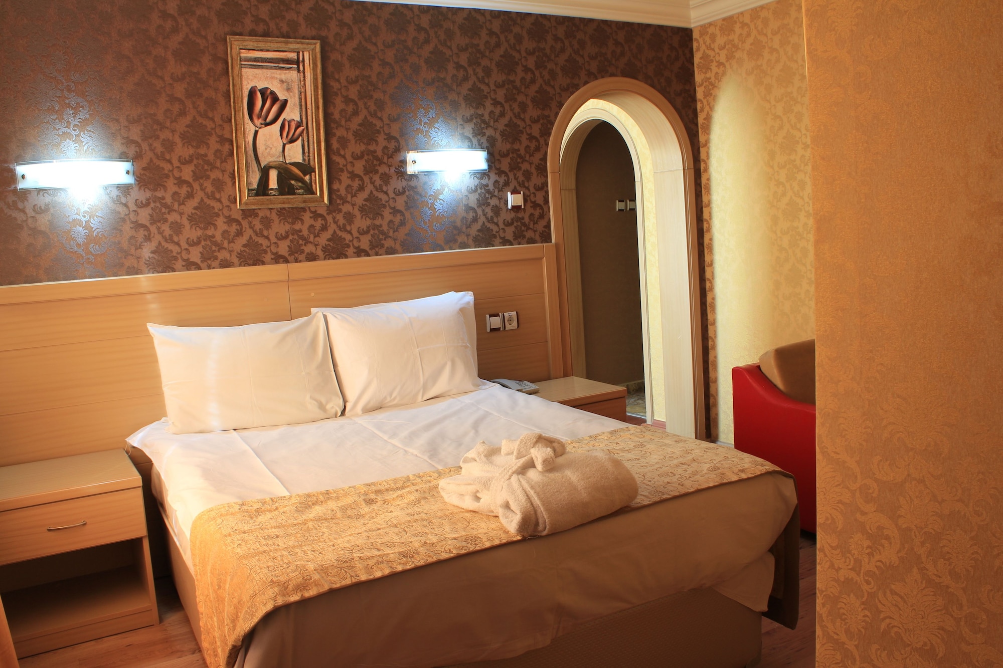جناح كلاسيكي بسرير كوين مع أريكة