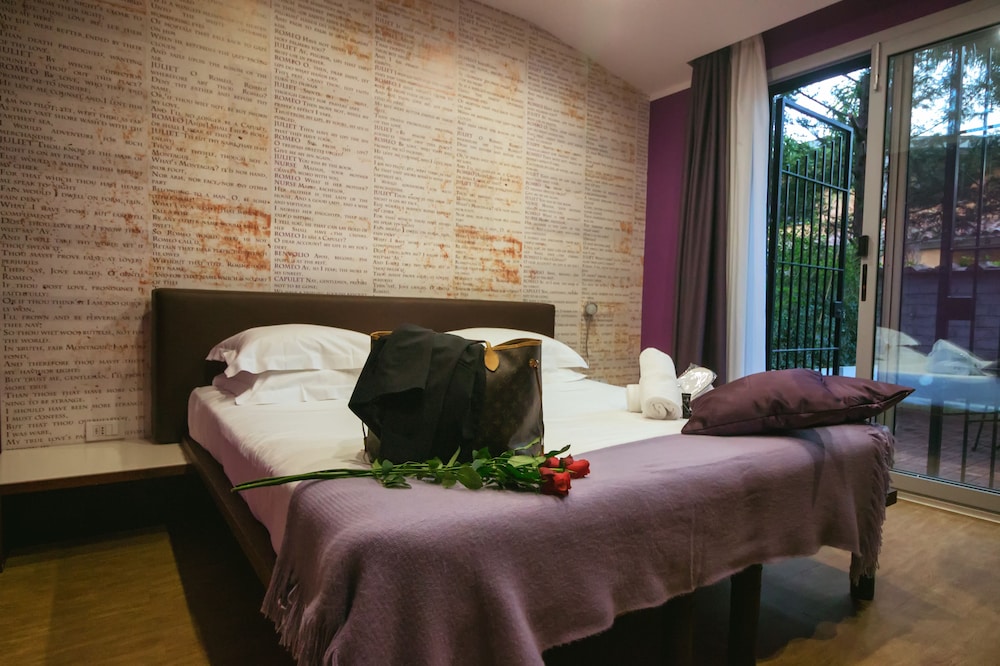 Black Hotel Rome 35/60