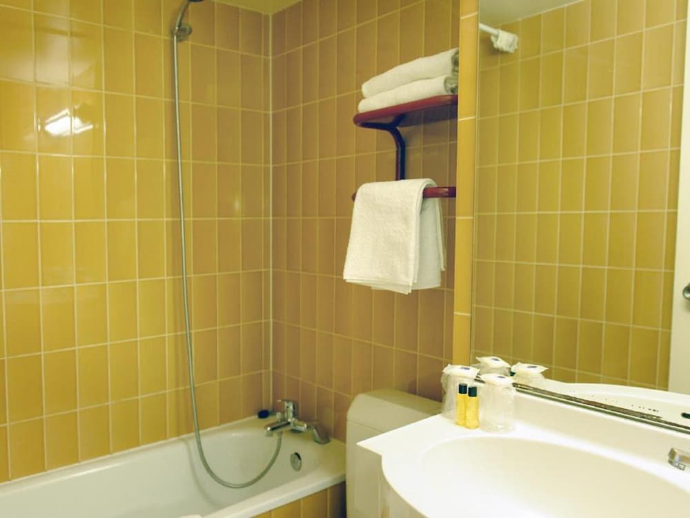 NEW HOTEL SAINT LAZARE 13/45