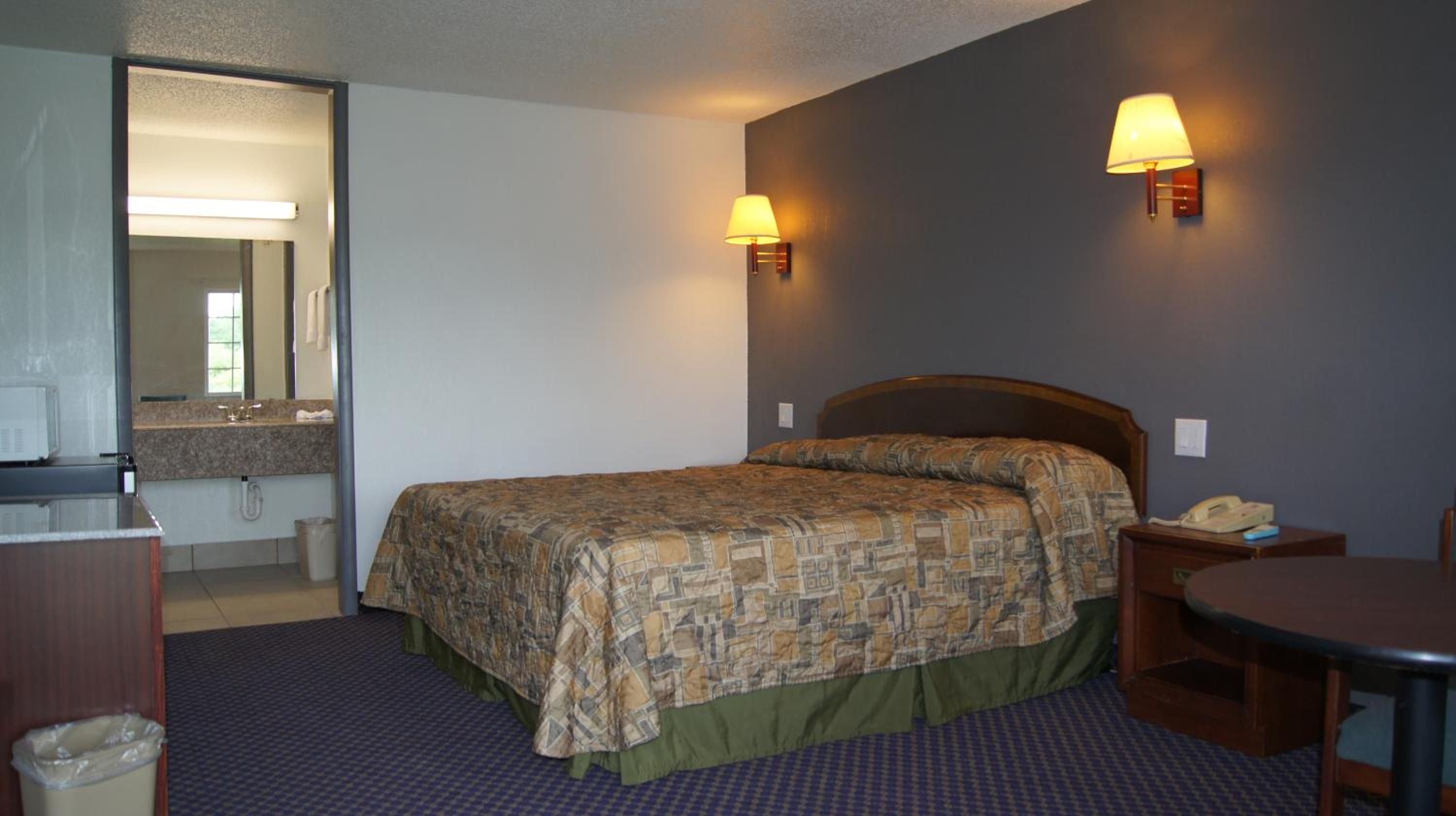 Executive Inn 17/36