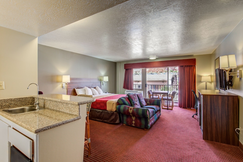 Econo Lodge St George North - Near Pioneer Park 11/33