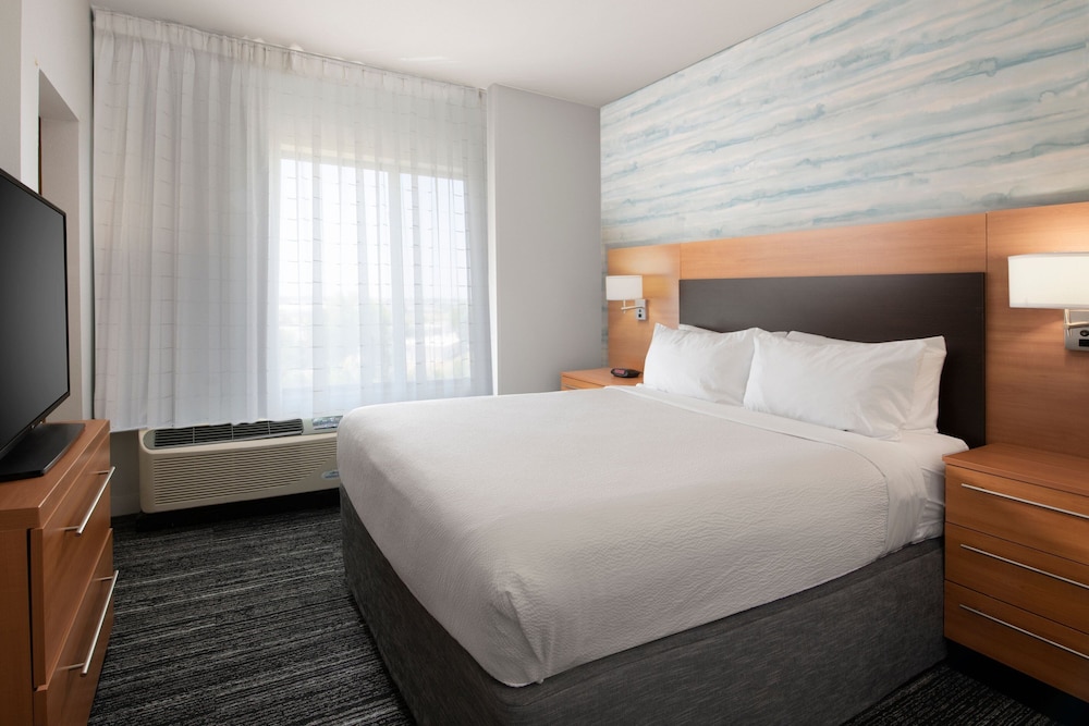 2 BEDROOMS, SUITE
