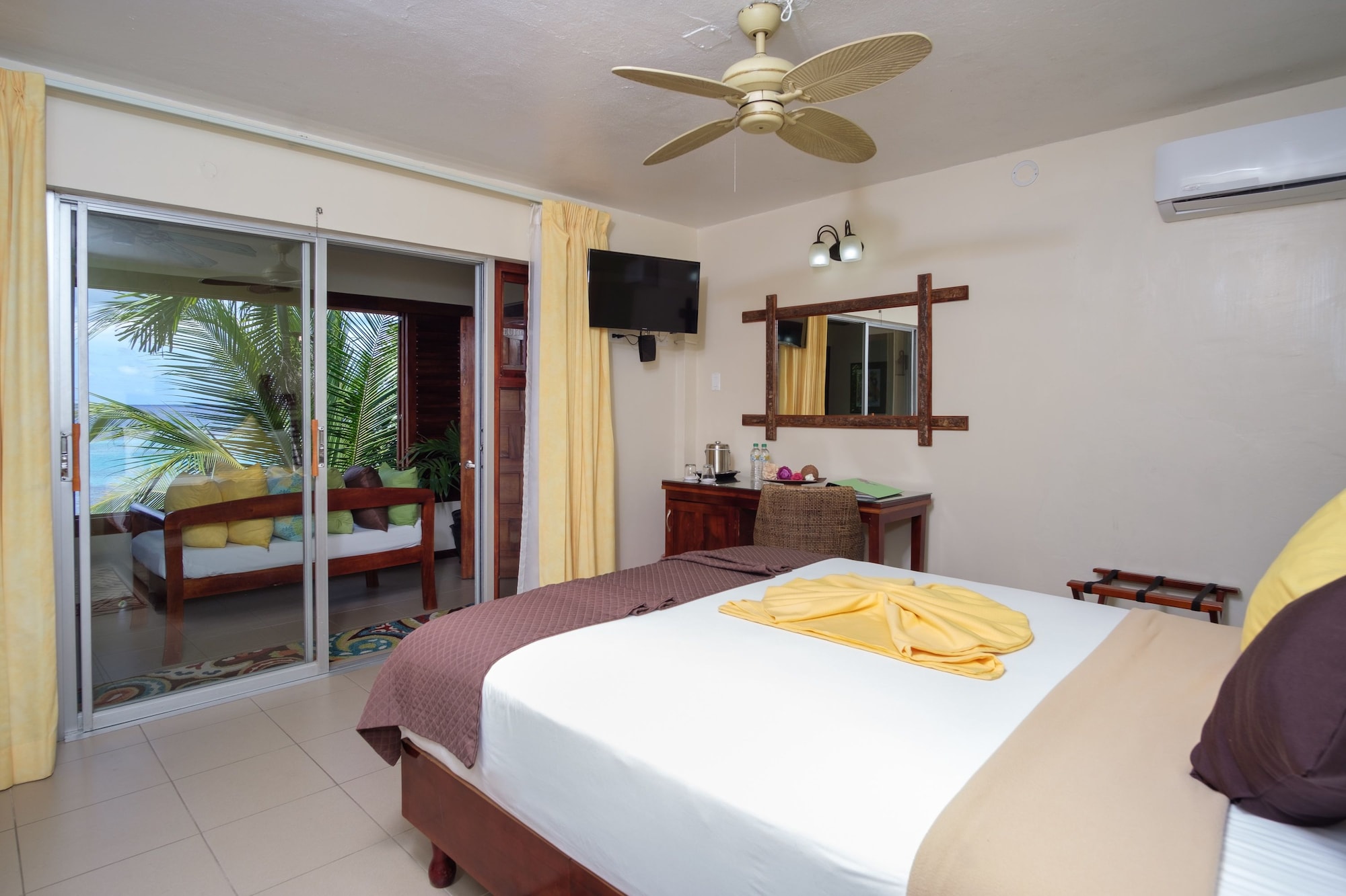 JUNIOR SUITE, DELUXE, OCEAN VIEW