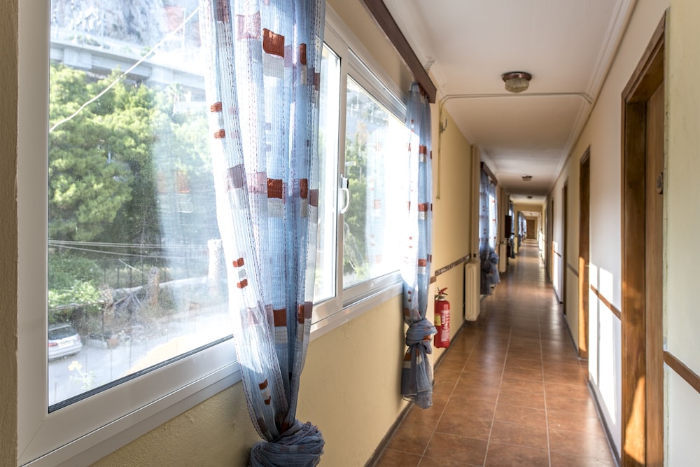 Sun Hotel Kineta 34/75