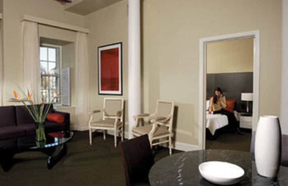 ADINA APARTMENT HOTEL ADELAIDE TREASURY 52/72