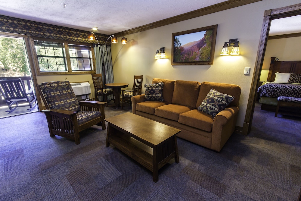 Zion Lodge Inside The Park 22/41