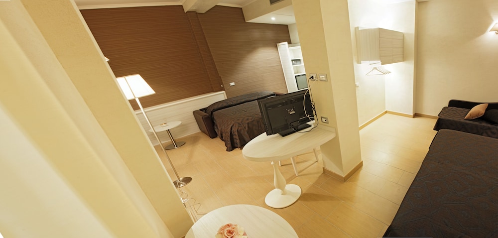 Hotel Fini 30/77