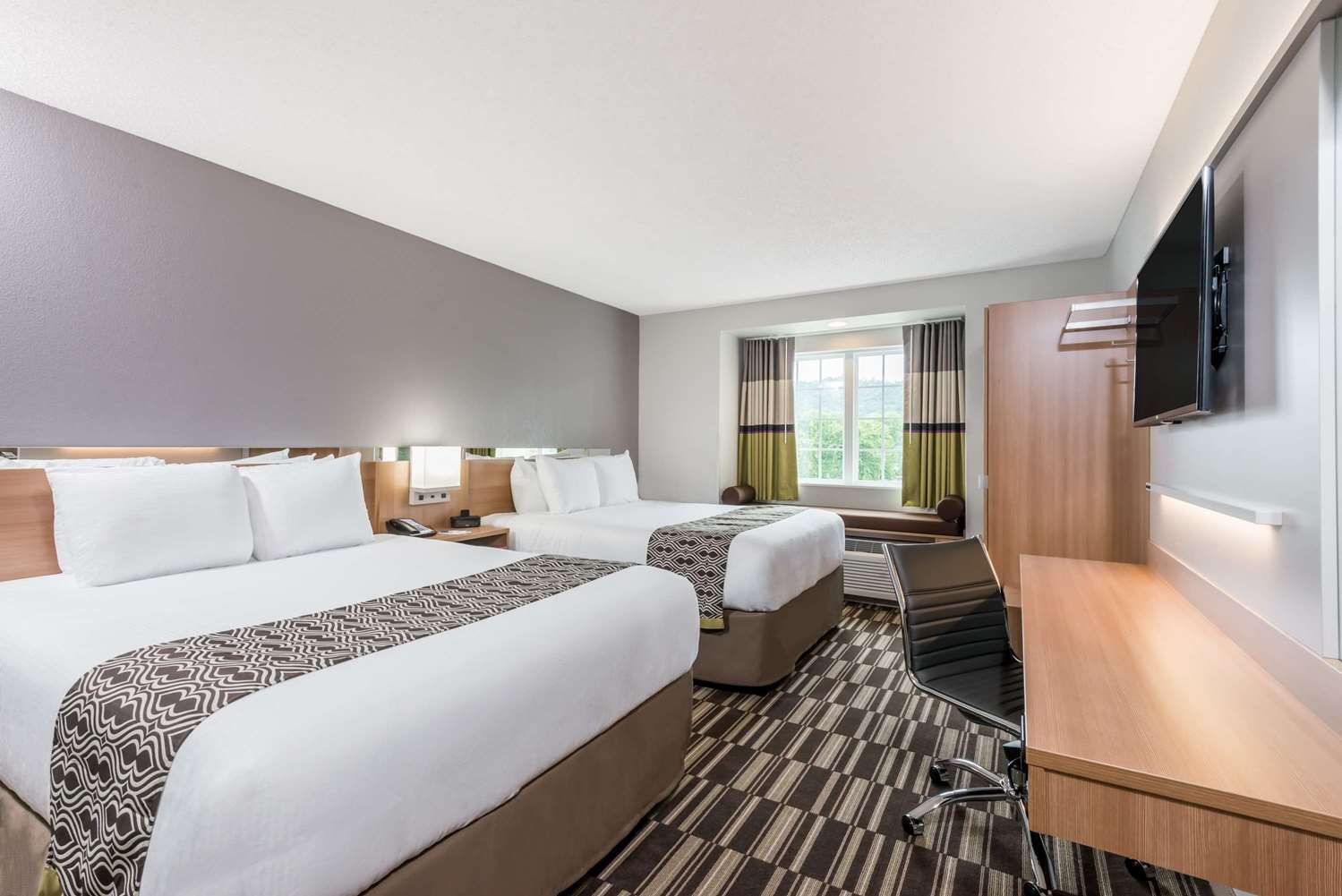 Microtel Inn And Suites By Wyndham New Martinsville 4/29