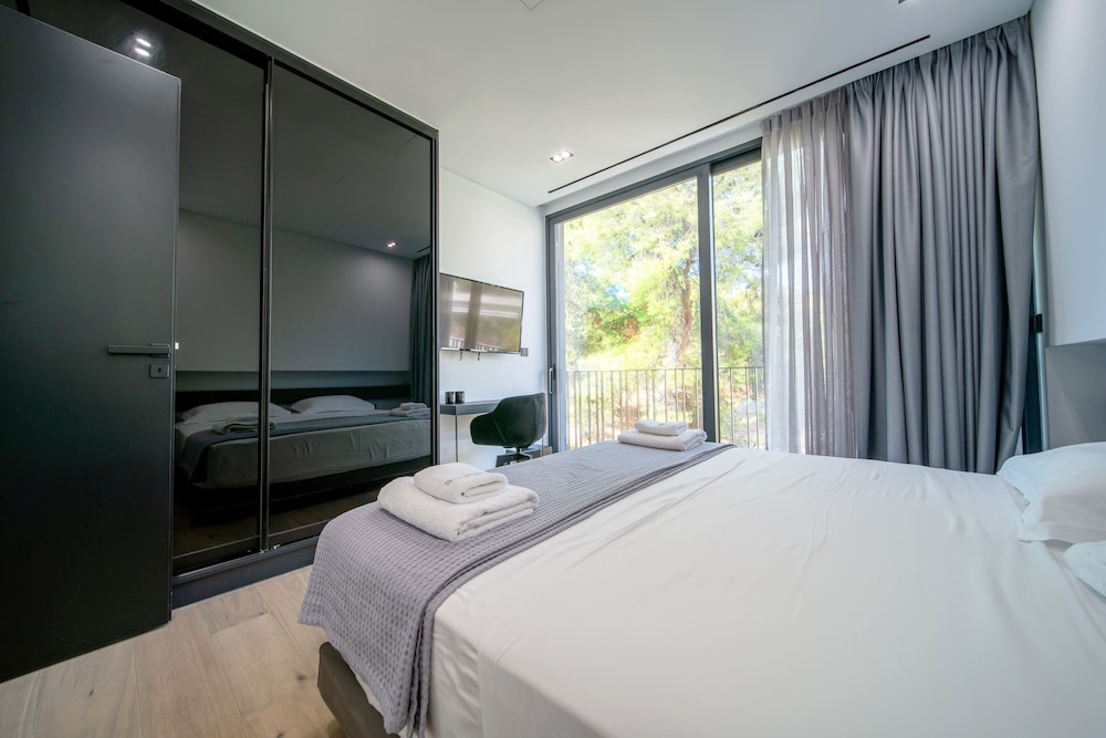 The Duke Boutique Suites 11/50