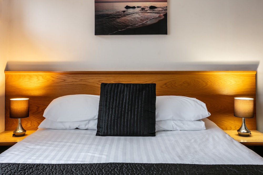 Roydon Marina Village Hotel 28/49