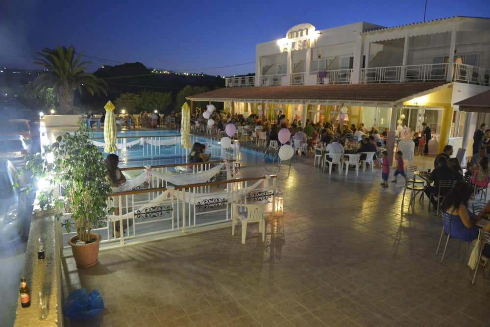 Hotel Eleni 26/40