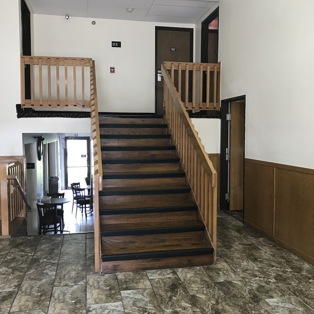 Days Inn by Wyndham Omaha/West Dodge 4/24