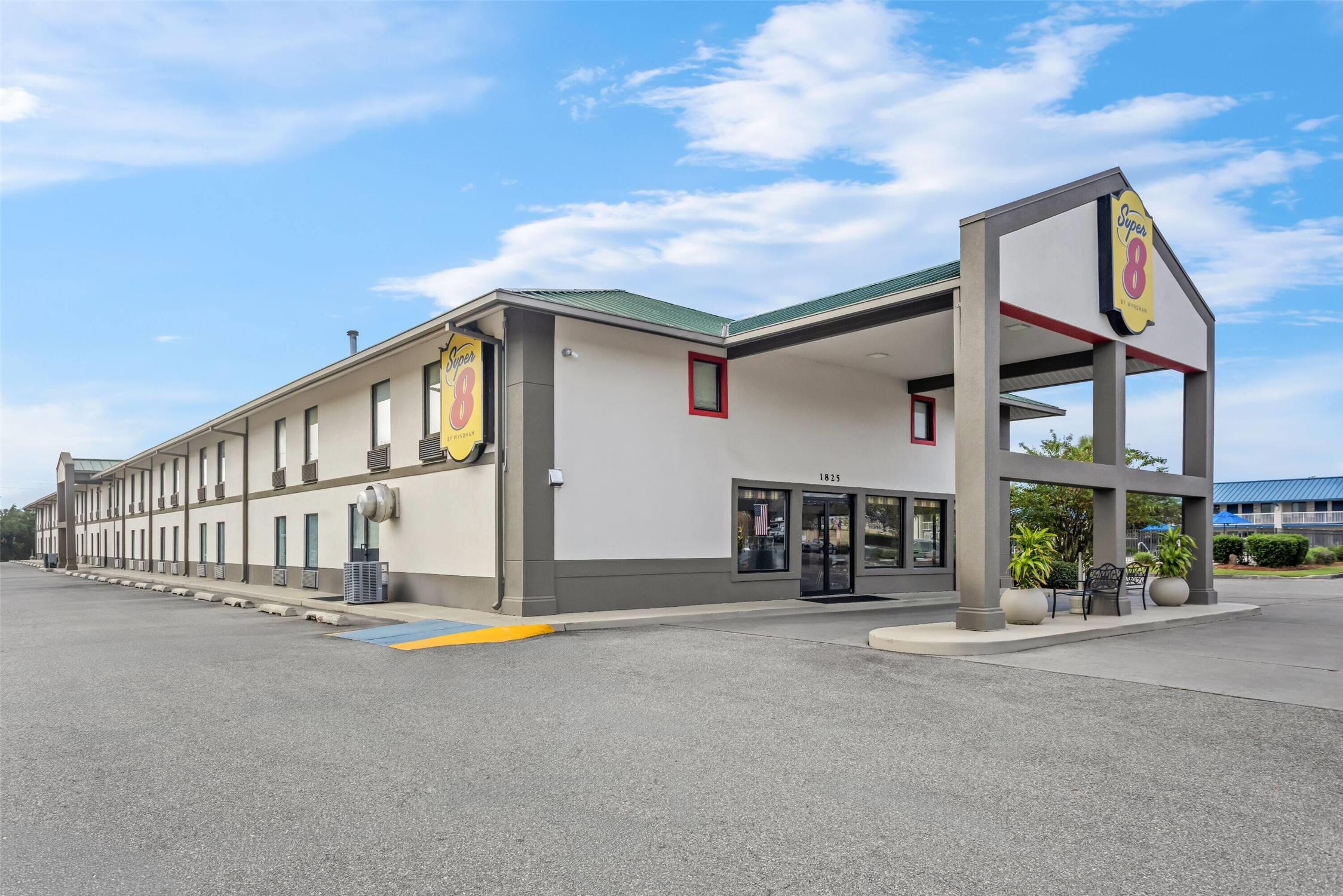Super 8 By Wyndham Valdosta Conf Center Area 28/37