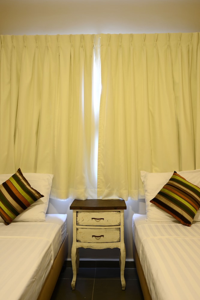 The Beach House Curacao 34/72