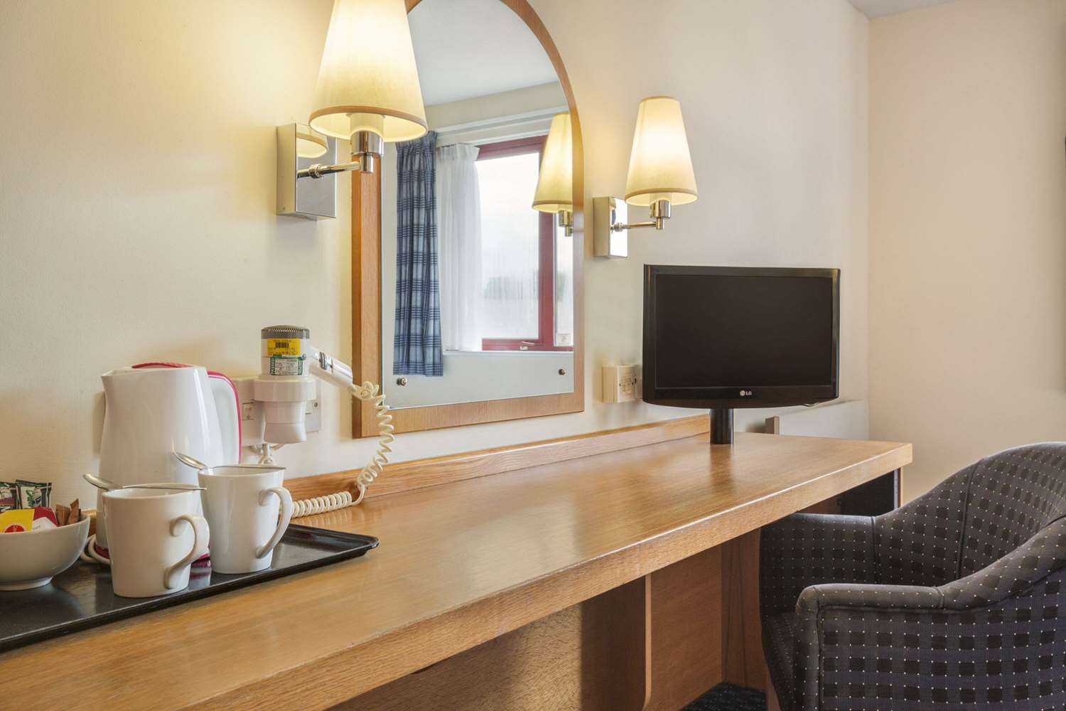 Days Inn by Wyndham Magor 4/12