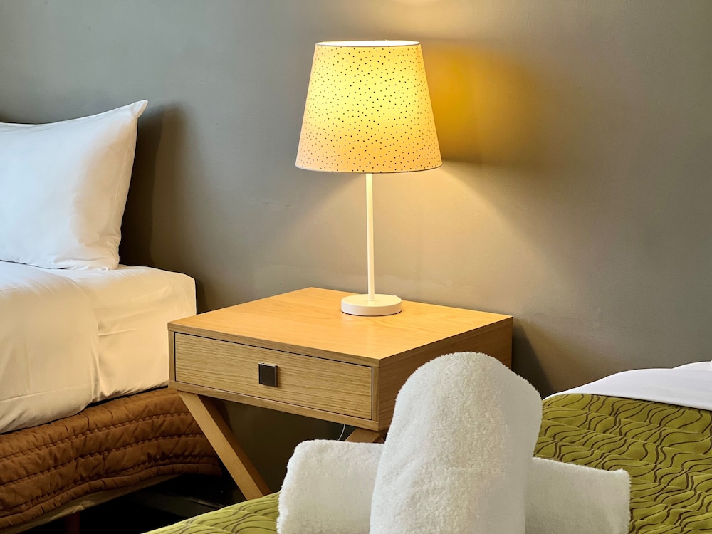 Airport Manor Inn 39/66