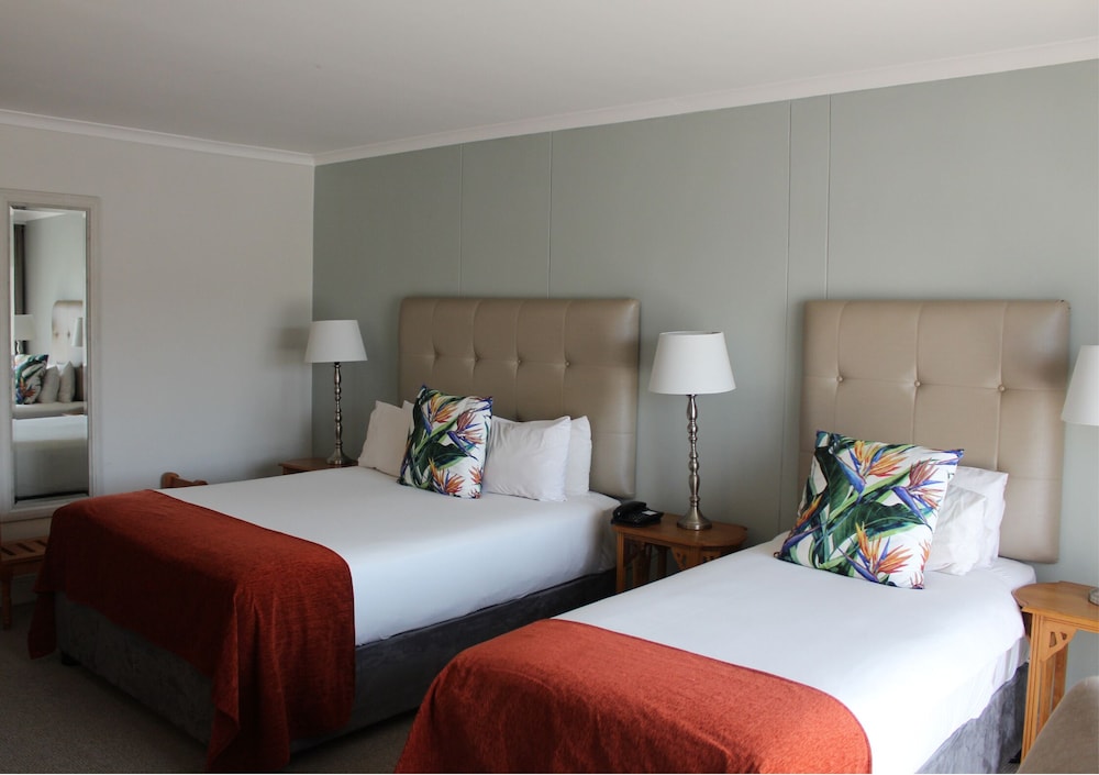 The Riverside Hotel 11/50