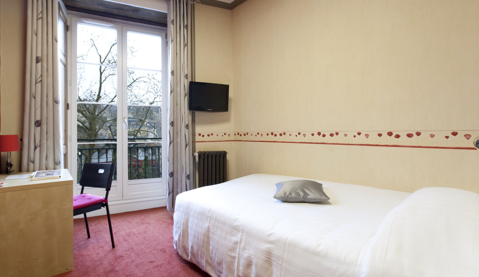 ROOM, SINGLE