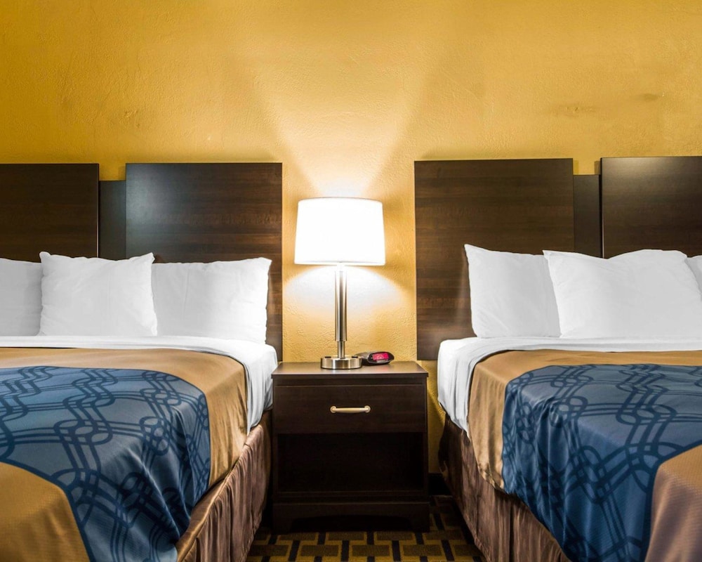 Econo Lodge Sacramento Convention Center 10/26