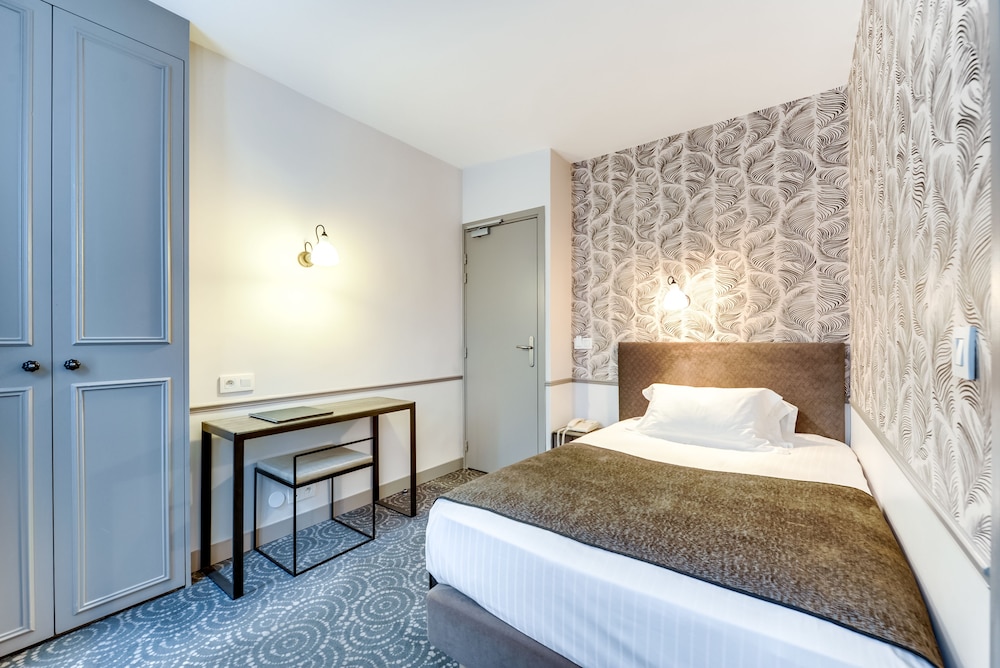 Hotel Passy Eiffel 11/67
